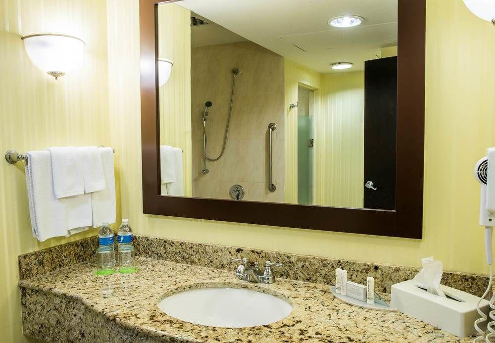 Courtyard By Marriott San Luis Potosi Hotel Ngoại thất bức ảnh