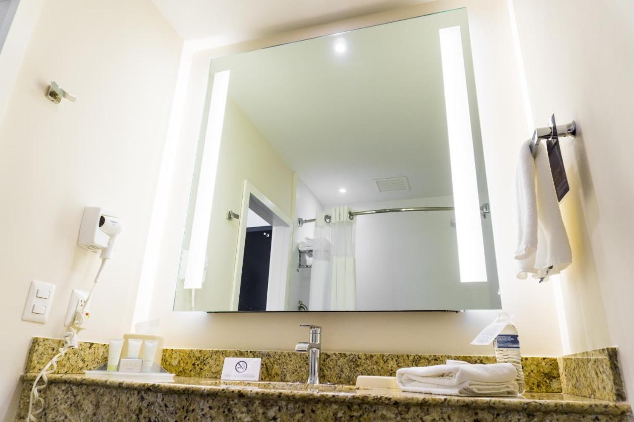 Courtyard By Marriott San Luis Potosi Hotel Ngoại thất bức ảnh