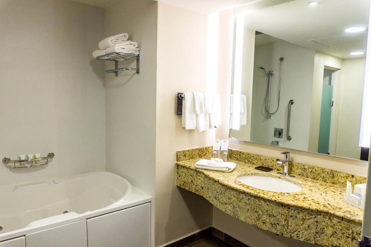 Courtyard By Marriott San Luis Potosi Hotel Ngoại thất bức ảnh