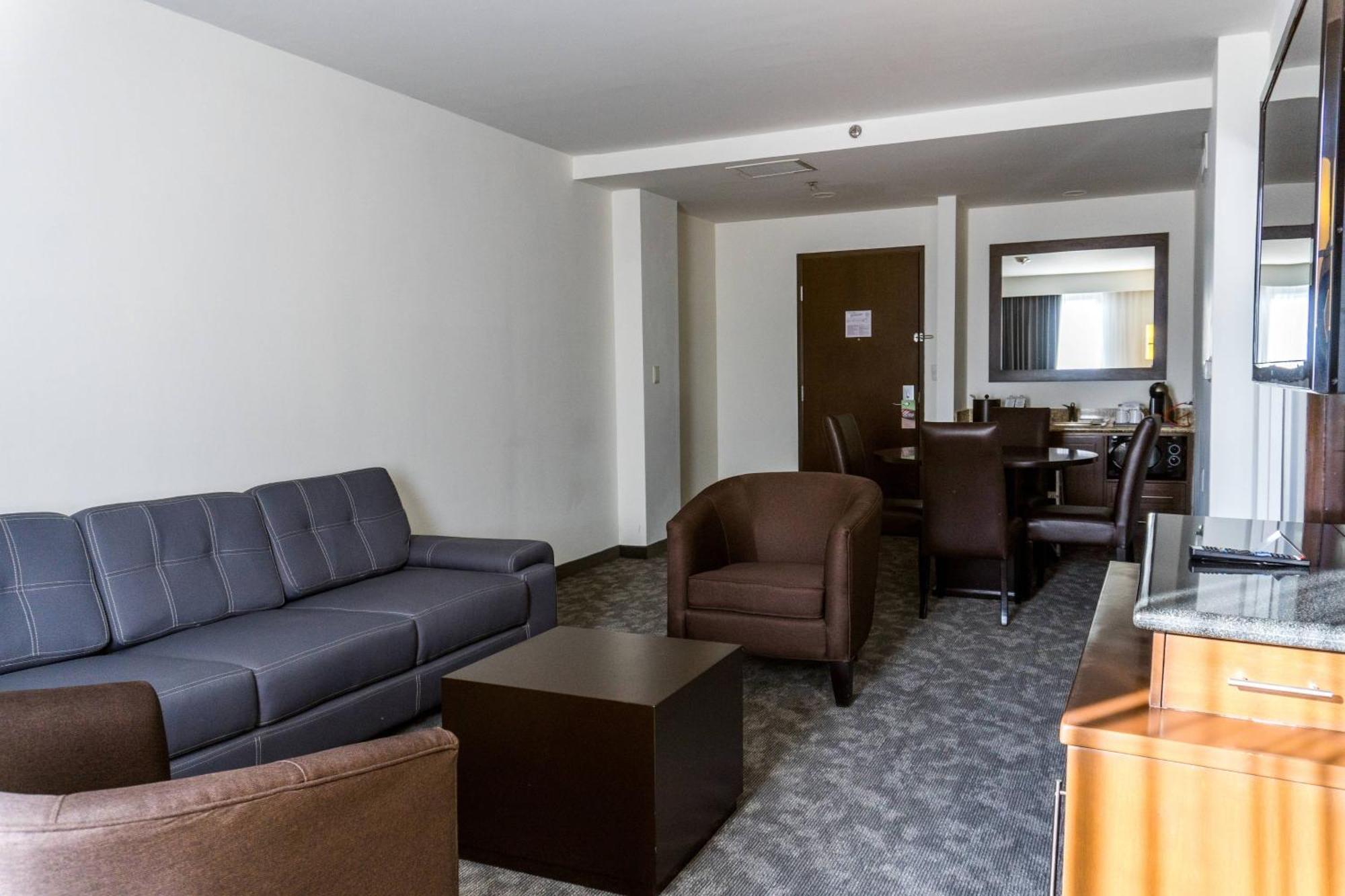 Courtyard By Marriott San Luis Potosi Hotel Ngoại thất bức ảnh