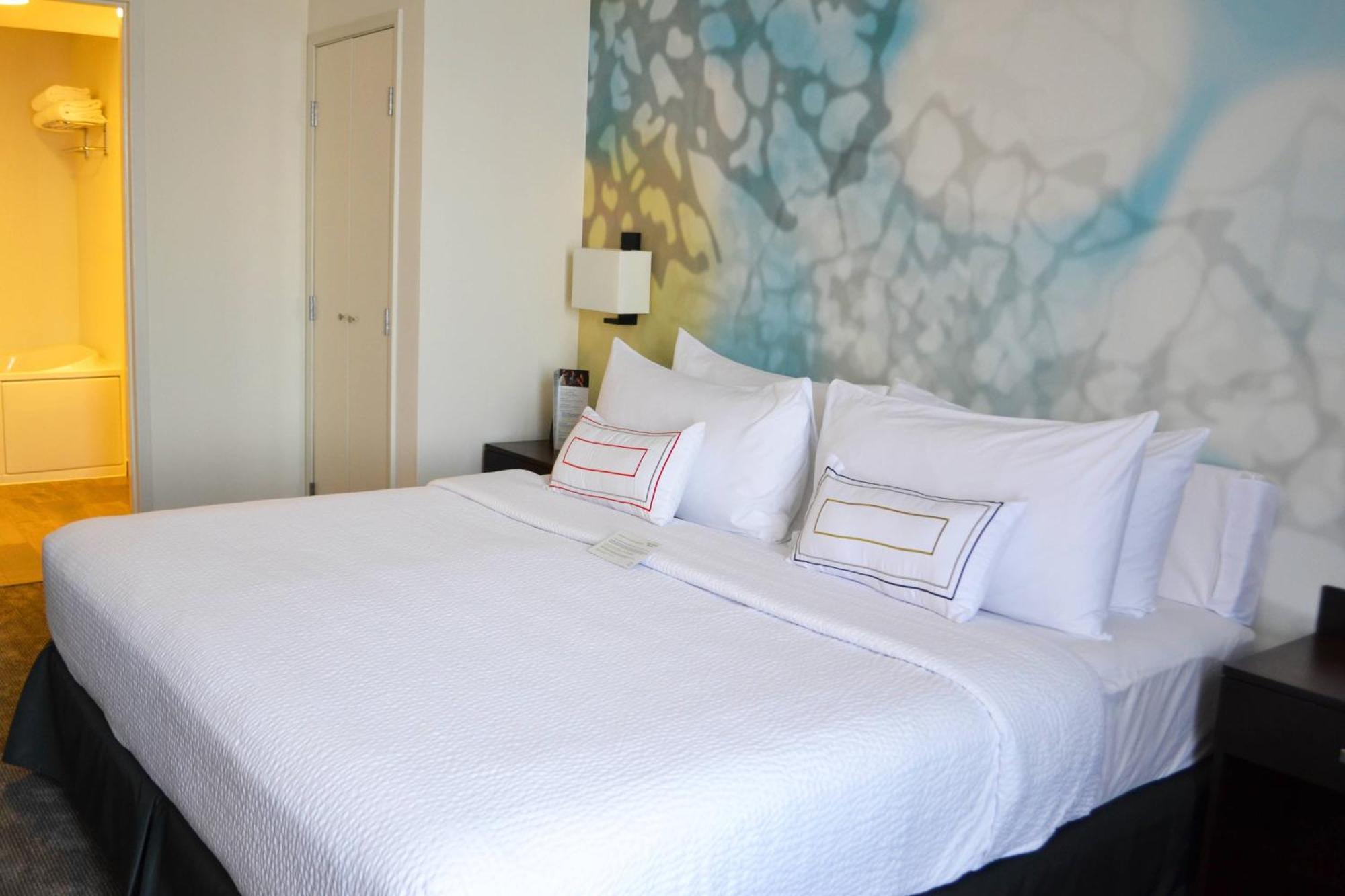 Courtyard By Marriott San Luis Potosi Hotel Ngoại thất bức ảnh
